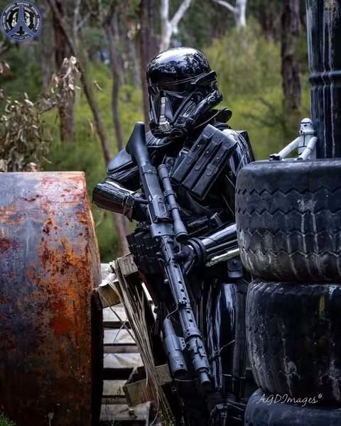 501stSpecOps's tweet photo. The Death Trooper on perimeter patrol - eyes forward, weapon ready, &amp; senses locked on every possible threat

The sector remains under Imperial control

Order is maintained without compromise

TX10343 of Knightfall Garrison

📷 AGDImages

 #swiftsilentrelentless #deathtrooper https://t.co/KoRu6QZNQr