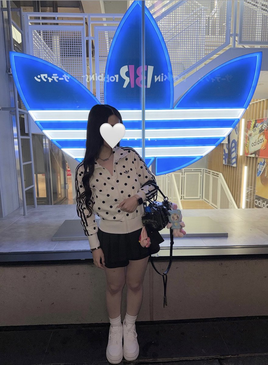 Miyu8iwgz's tweet photo. adidasの水玉シリーズ買って大正解🖤🤍 https://t.co/JA149WJMcr