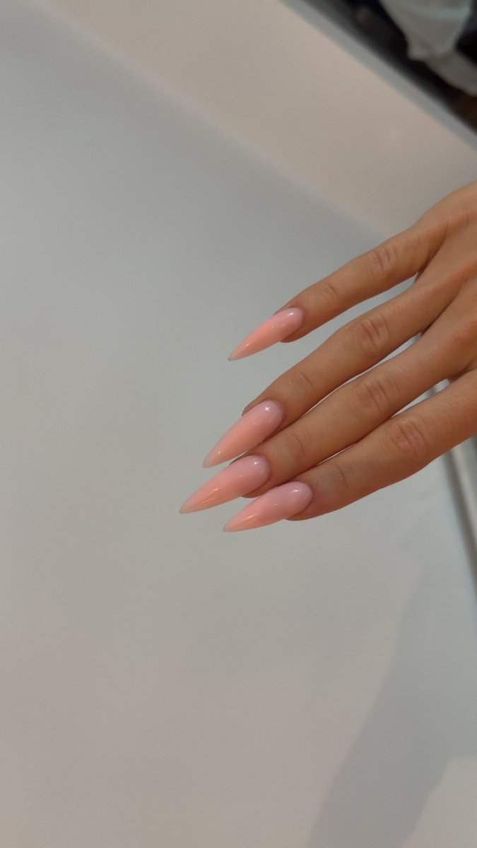 theblondereign's tweet photo. Current nails, razor sharp😈

Findomuk London long nails paypig loser humanatm https://t.co/GeLn4rHOGN