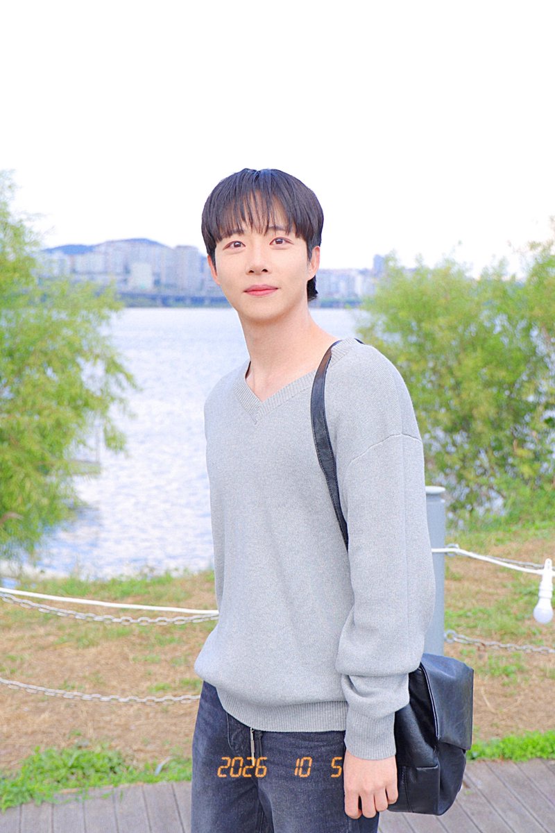 98II28's tweet photo. 261005 pre 민준 버스킹 응원왔어요!
#나인아이 #NINEi #제원 #우제원 #JEWON @NINE_i_Firstone https://t.co/FJaUR1ctFa