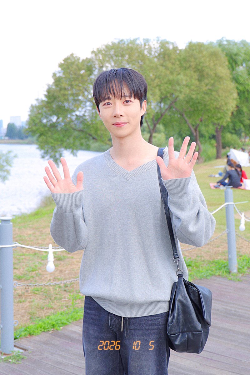 98II28's tweet photo. 261005 pre 민준 버스킹 응원왔어요!
#나인아이 #NINEi #제원 #우제원 #JEWON @NINE_i_Firstone https://t.co/FJaUR1ctFa