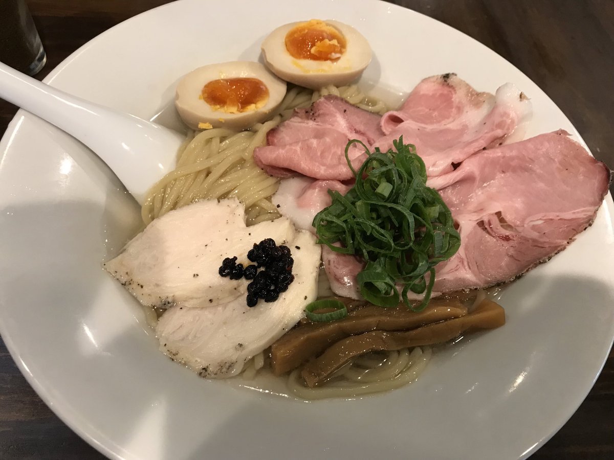 kmal0714's tweet photo. Noodle Meister源九
鶏山椒のつけ麺〜昆布水〜大盛り

塩煮干しが食べたかったが
この限定があったので変更😅

ぬるぬるの昆布水に浸かった麺が
もちもちで😁

あっさりなつけ汁がまたいい☺️

甘く味つけた山椒が
堪らない👍

大盛り無料はありがたい😊
ごちそうさまでした🙇 https://t.co/0qidEQ8NxB