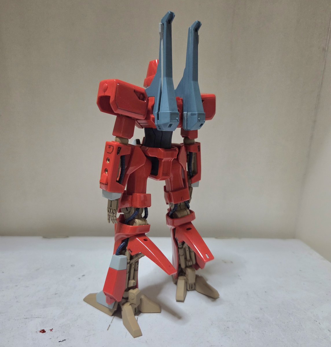 h5eBN68vkY3Ltb7's tweet photo. HG ディザード全塗装で完成です。
フレームはマット、外装はグロスで
仕上げました。
#重戦機エルガイム 
#プラモデル
#バンダイ https://t.co/lJ7C6X3atK