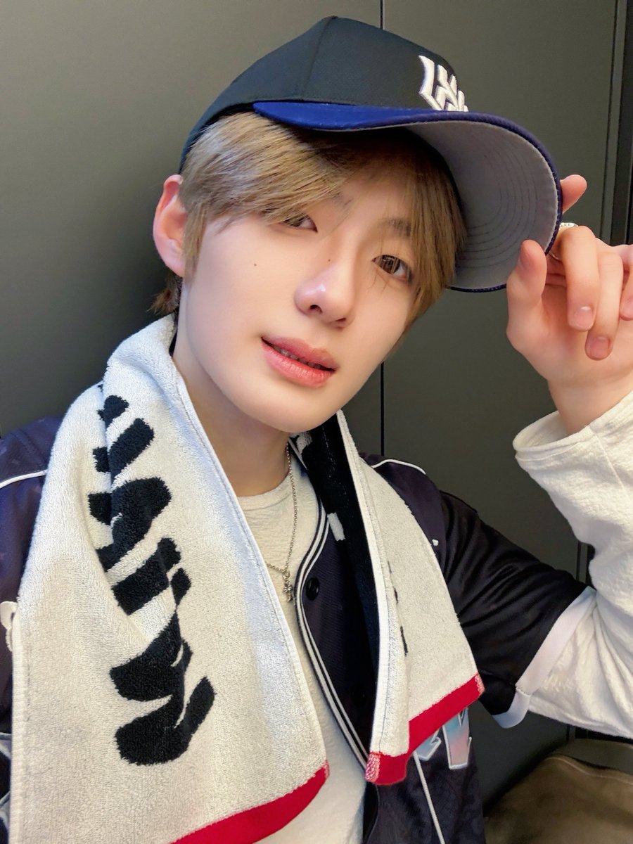 ALD1_official's tweet photo. 2026.10.05. kt wiz 시구

#ALPHADRIVEONE #ALD1
#알파드라이브원
#SANGHYEON #상현 https://t.co/WbQmX7EhV3