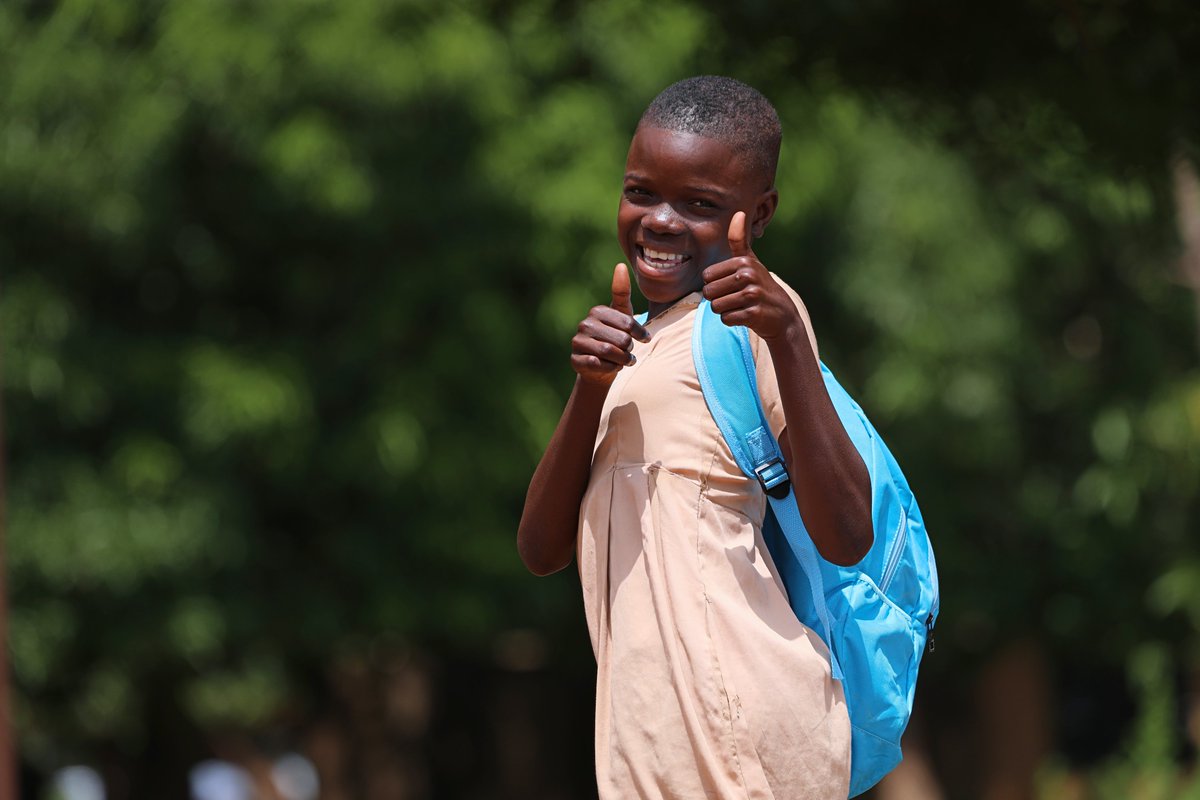Unicef_Togo's tweet photo. Bon début de semaine ! 💙

Derrière chaque sourire d’enfant se cache un avenir à construire. Ensemble, agissons pour que chaque enfant puisse apprendre, grandir en sécurité et réaliser ses rêves. 
#PourChaqueEnfant #UNICEFTogo

@erinna_dia https://t.co/iVryzt0dIK