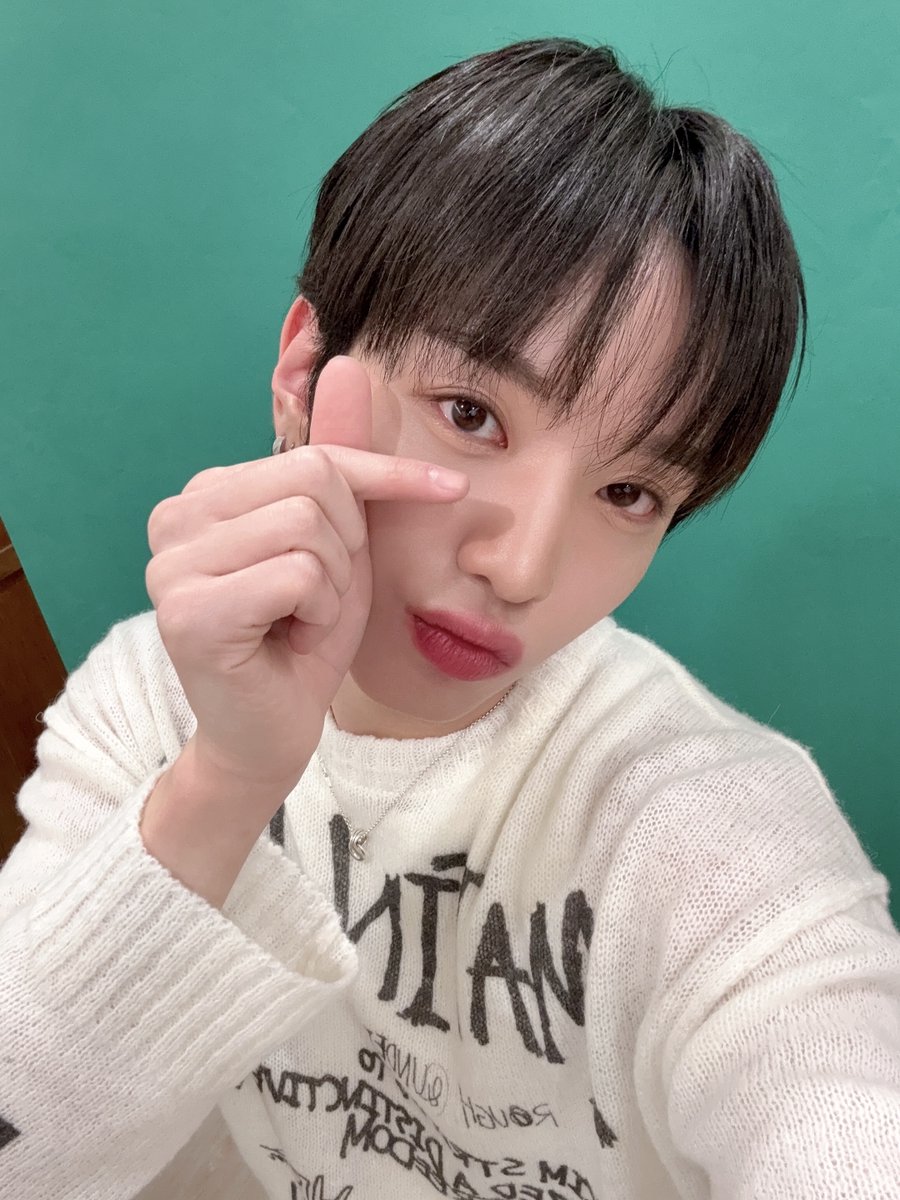 xikers_official's tweet photo. [🎂] HAPPY YUJUN DAY

Behind 💚🌲🦖🪀 Photo

#xikers #싸이커스 #유준 #YUJUN https://t.co/BOXRVNS9KV