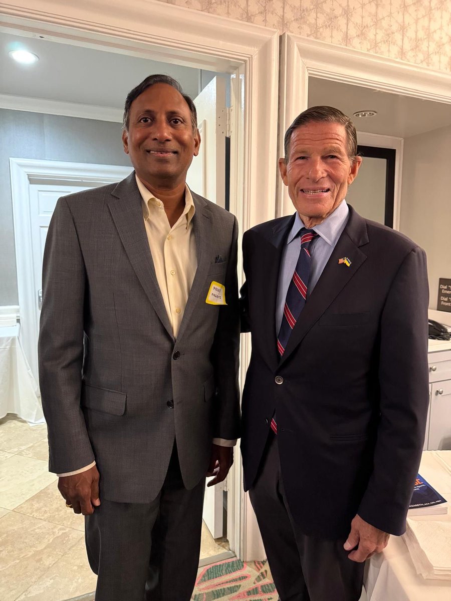 mitresource's tweet photo. Our CEO, Prasad Maganti, had the opportunity to meet U.S. Senator Richard Blumenthal of Connecticut.

As a Connecticut-based company, Maganti IT Resources values conversations that support technology, workforce, and small business growth in our state.

#Connecticut https://t.co/2DKN2FKr2i