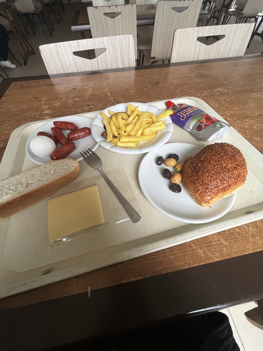 Weladaaa's tweet photo. @yesilcaysevdasi kyk kahvaltısına benziyorum ben https://t.co/KzpyK8R0u0
