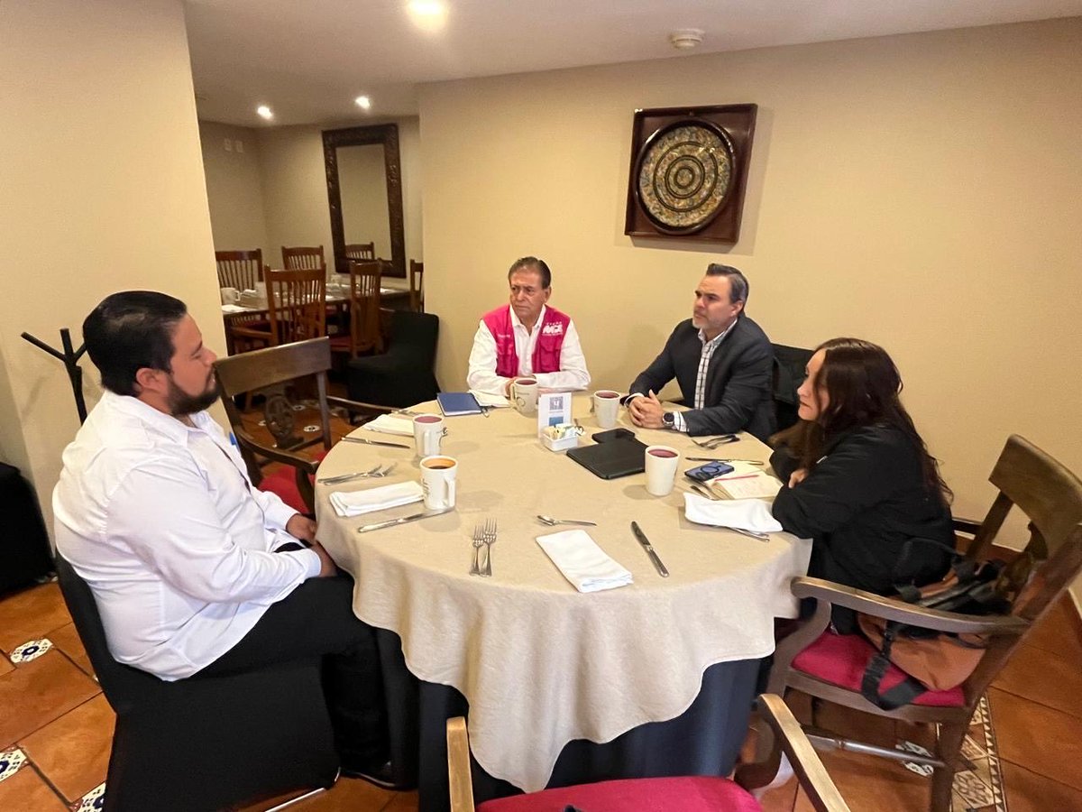 SomosMxMexico's tweet photo. 🗣️Para avanzar el fortalecimiento y construcción de las estructuras de @SomosMxMexico en Zacatecas, @RobertHeycherMx y Mariana González Torres, secretario de Operación Electoral y Alianzas y secretaria Nacional del Campo, respectivamente, se reunieron con integrantes del Comité Estatal de La Fuerza que nos Une.