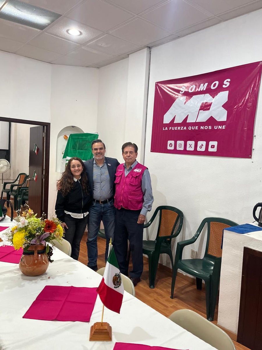 SomosMxMexico's tweet photo. 🗣️Para avanzar el fortalecimiento y construcción de las estructuras de @SomosMxMexico en Zacatecas, @RobertHeycherMx y Mariana González Torres, secretario de Operación Electoral y Alianzas y secretaria Nacional del Campo, respectivamente, se reunieron con integrantes del Comité Estatal de La Fuerza que nos Une.