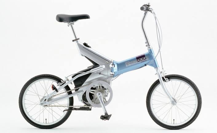 Sodo_hh's tweet photo. 昔はGP観に行ったら茂木が貸し出してたホンダのラクーンって電チャリを借りて、手ぶらでもあちこち回れた

3コーナーで見てて「次4コーナーの上行こう！次のコーナーだし」って言ったら「それコース上での話だろ」って言われて、「いやすぐじゃん」と思ってたら、ラインミスったりもして45分掛かった😂 https://t.co/GQpnOAb1TN
