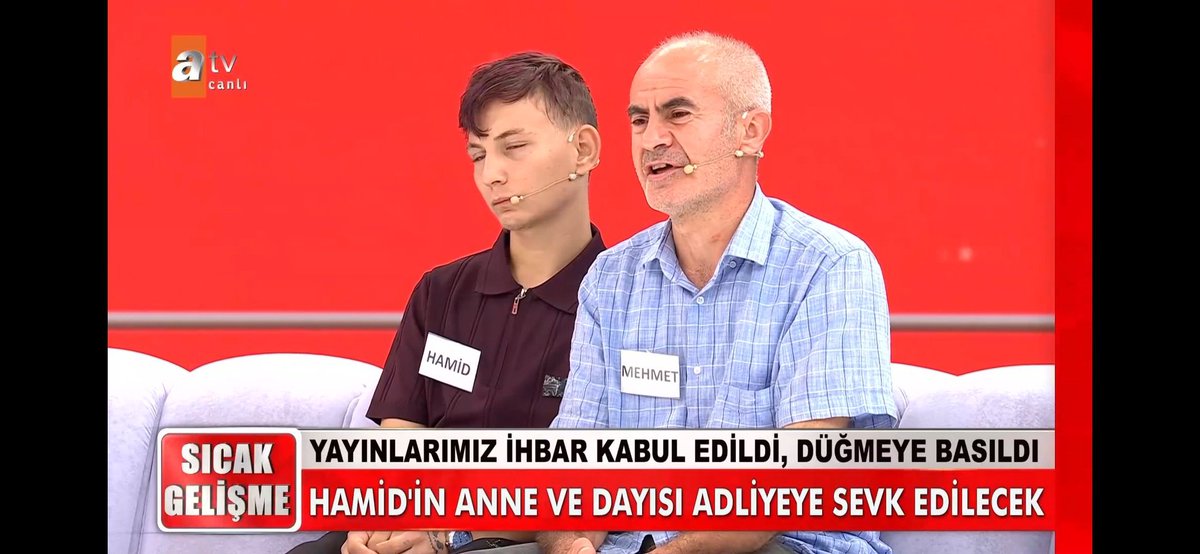 esragurel89's tweet photo. Sabah sabah yeminle ağlamamak için kendimi zor tuttum baktım herkes ağlıyor ben de saldım gitti. Adamcağız gerçeği bilmesine rağmen çocuğu elinden alırlar diye susmuş hâlâ da o benim oğlum diyor. O anne,dayı,anneanne,dede müsveddeleri bu baba oğulun gözyaşında boğulun.
#MügeAnlı https://t.co/bSekfsd6aj