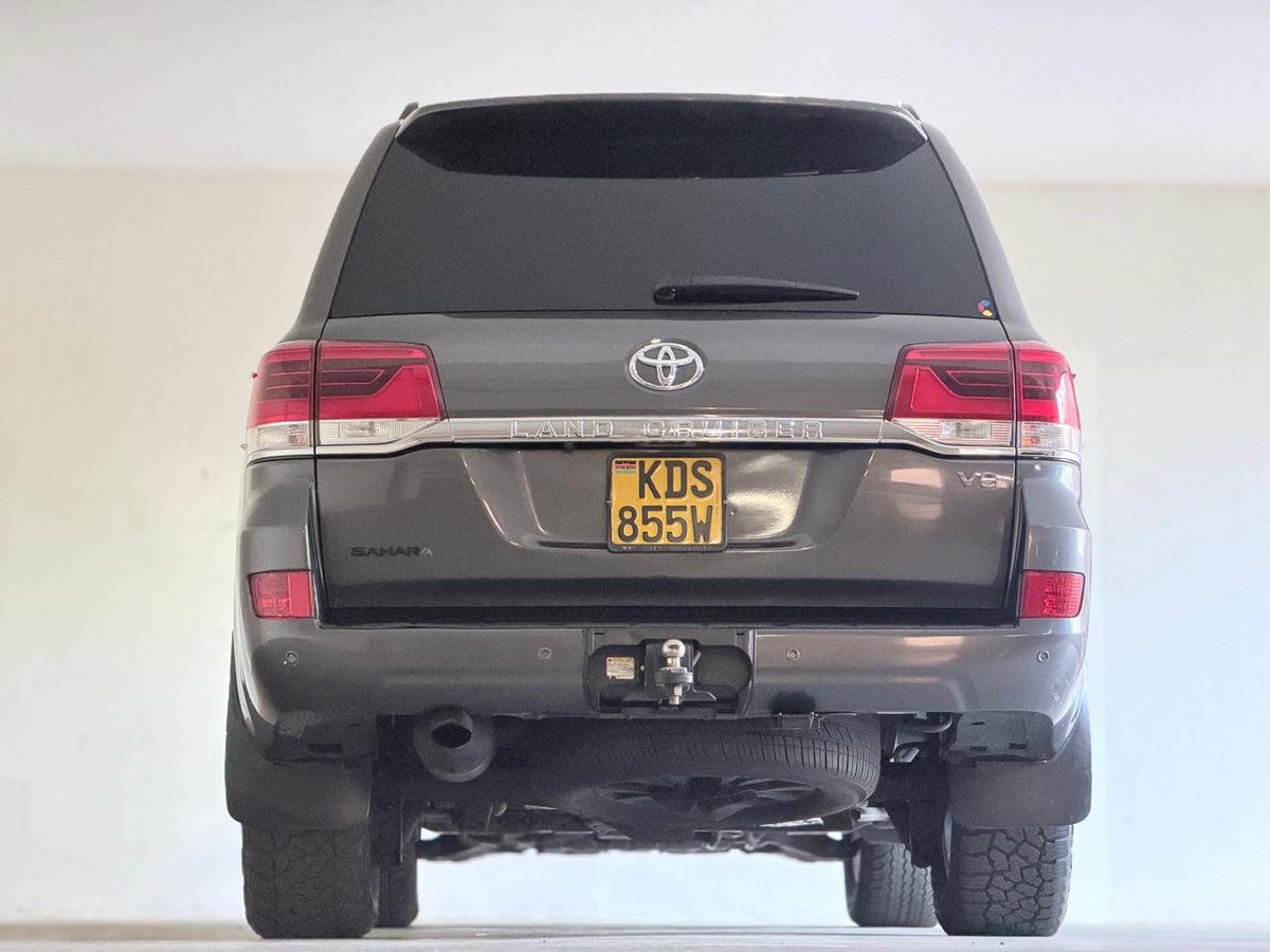JaMtoka's tweet photo. • 2017 Toyota Land Cruiser Sahara — VDJ200R 🇯🇵
• KSh10.3 Million 
• Fuel Tank: 138L
• 7-9km/litre
• Mileage: 113,738km
• Location: Nairobi 🇰🇪 — Runda
• +254733665551 — WhatsApp

• 4.5-litre V8 Turbocharged Diesel — 1VD-FTV
• 268hp @ 3600 rpm
• 650Nm @ 1600-2600 rpm 🔥 🔥
• 6-Speed AT with ECT 2nd and ECT PWR
• Full-time 4WD with 2-Speed Transfer Case and Centre Differential Lock 

• 10 Airbags with RSCA — Roll Sensing Curtain Airbags
• Bi-LED Daytime Running Lights with Auto-Leveling
• Brake Assist
• Coil Springs Front and Rear
• CRAWL/MTS System - Multi Terrain Select
• Hill Start Assist
• KDSS - Kinetic Dynamic Suspension System
• Traction Control System
• Vehicle Stability Control
• Toyota Safety Sense:
√ Blind Spot Monitor
√ Pre-Collision System with Pedestrian Detection
√ Dynamic Radar Cruise Control
√ Lane Departure Alert
√ Automatic High-Beam
√ Rear Cross Traffic Alert

• 9" Colour Touchscreen with Navigation
• 4-Zone Automatic Climate Control
• 9 Speaker Audio System
• 12V Sockets
• 4X USB-A Ports

• OEM Alloy Rims
• Cool Box
• Fog Lights
• Sunroof
• Wing Mirror Blinkers
• Wood Grain Trim
• Tow Bar
• 7 Leather Seats — Heated and Cooled Front