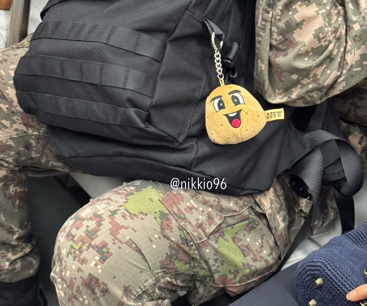 nikkio96's tweet photo. So kilig on the train when i saw this guy in a military uniform with a KKPP PotatoSoo keyring charm!! 

#Kyungsoo really be collecting all the fanboys!! 😊😊 https://t.co/pYnMgkGYl3