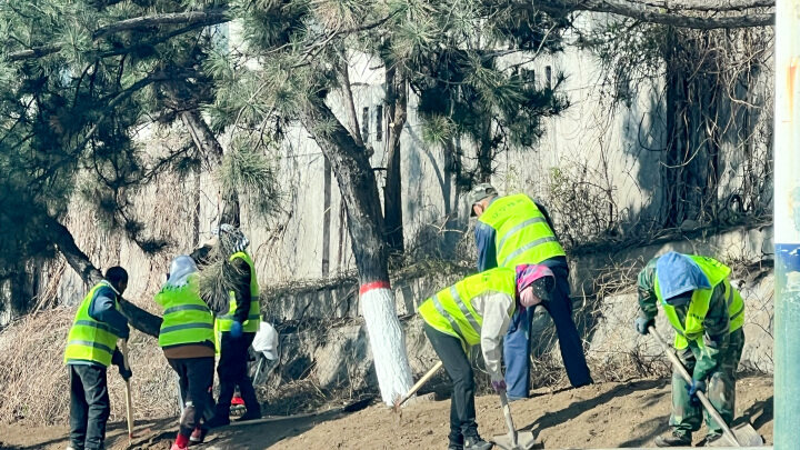 DanielleFrhic1's tweet photo. "Today I walked past the car of my friend Shao Zhong, who is in charge of our community's irrigation work—small details that make life warmer! "， https://t.co/dF2n3akZFI
