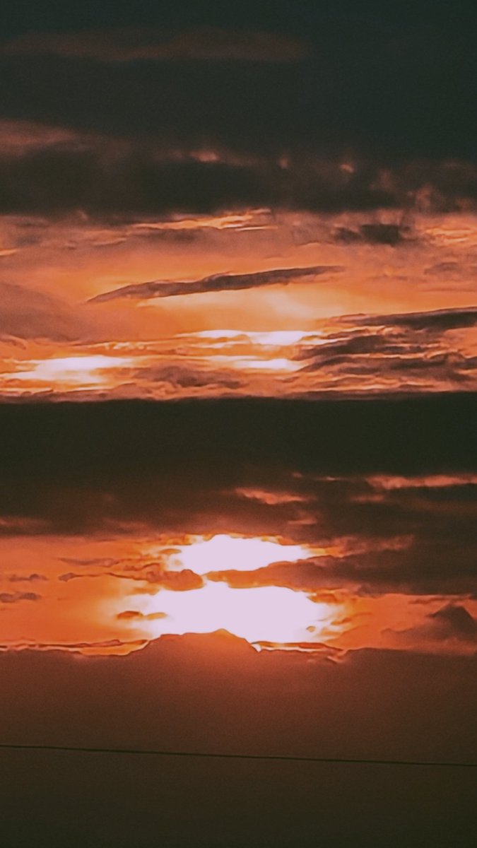 the_felizer's tweet photo. dusk https://t.co/dUAX86kmL2