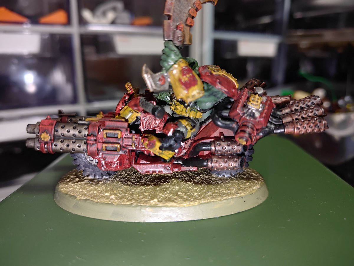 arugonns's tweet photo. #オルキング オレのバイクを見やがれってんだ！速さについてこれんならな！Waaaaagh！ https://t.co/w1qPqKMHXm