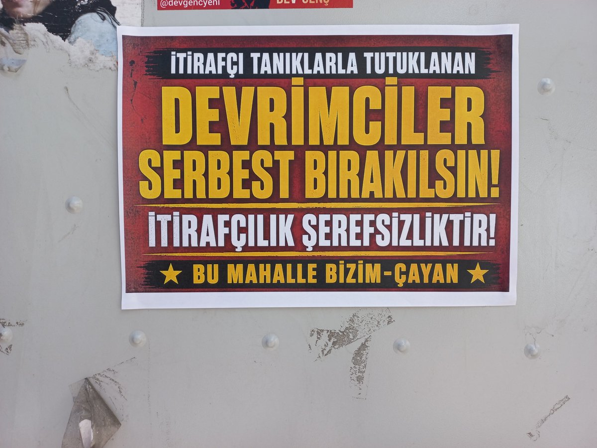 bizimcayan's tweet photo. BU MAHALLE BİZİM-ÇAYAN 
itirafçı tanıklıklarla tutuklanan devrimciler serbest bırakılsın! Duvar gazeteleri astı   @4tayadliaileler @Okmburasi @sarigazi3698 @yildizmodatoly8 @halknsesi26 https://t.co/qUsnU1Or0k