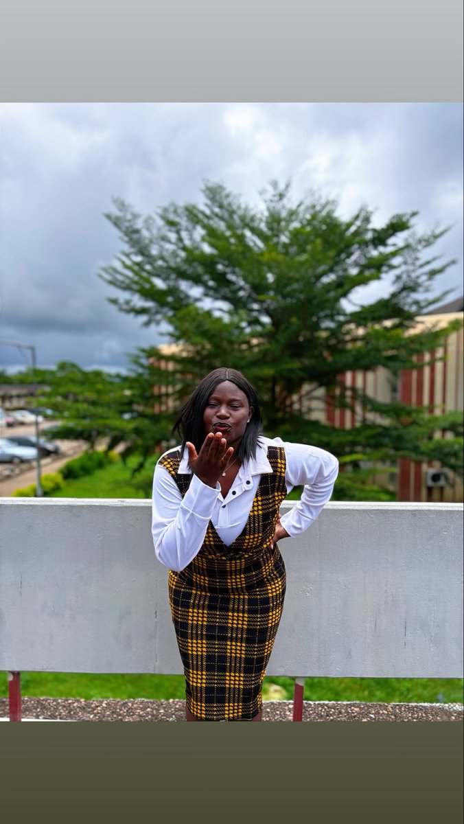 OlapadeIfee's tweet photo. Last month, September 25th, I had my Final Year Defence. 🥹📚

Grateful for the journey, the lessons, and everyone who supported me along the way. 🙏🏽❤️

One step closer to graduation! 🎓✨

#FinalYearDefence #GraduationLoading #Thankful#FinalYearDefence #FinalYearStudent #GraduationLoading #AcademicJourney #StudentLife #Achievement #Thankful #NewChapter