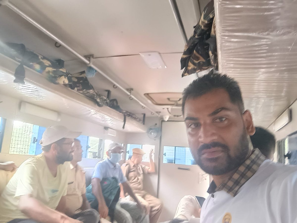 vikasmishra8888's tweet photo. Bihar daroga1799 मेंस पास कुछ छात्रों को डिटेन किया गया है। कोचिंग माफिया के खिलाफ जारी रहेगा संघर्ष @samrat4bjp @officecmbihar @PMOIndia @Ani https://t.co/1MtCajPHSz