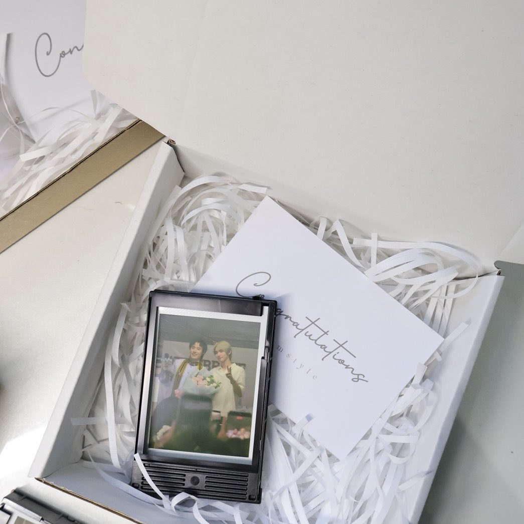 acichamoshzjj's tweet photo. ✿ Giveaway .˚ ༘

⌗ Set polaroid free shipping 📬

 .ᐟ .ᐟ เฉพาะถั่วติม เช็คทล.น้า  .ᐟ .ᐟ

RT (รีทวิตอย่างเดียว)🐠🍎

𐙚 สุ่ม 8/10   20.41  👀🪂

#nuthong #นัทฮง https://t.co/rH7xwIXkkj