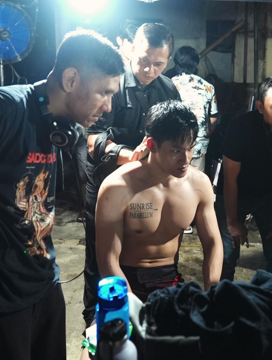 mrvvip's tweet photo. Azka Corbuzier shirtless from short movie 'Home, Almoat'. #selebwatch https://t.co/gfBuG3gVKf