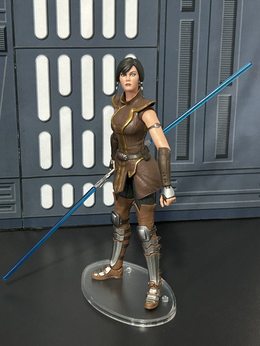 thetoydbdotcom's tweet photo. Satele Shan Black Series finally turned up, what a great figure! Keep the SWTOR/KOTOR figures coming Hasbro.
#blackseries #starwars https://t.co/QcprKC0RHt