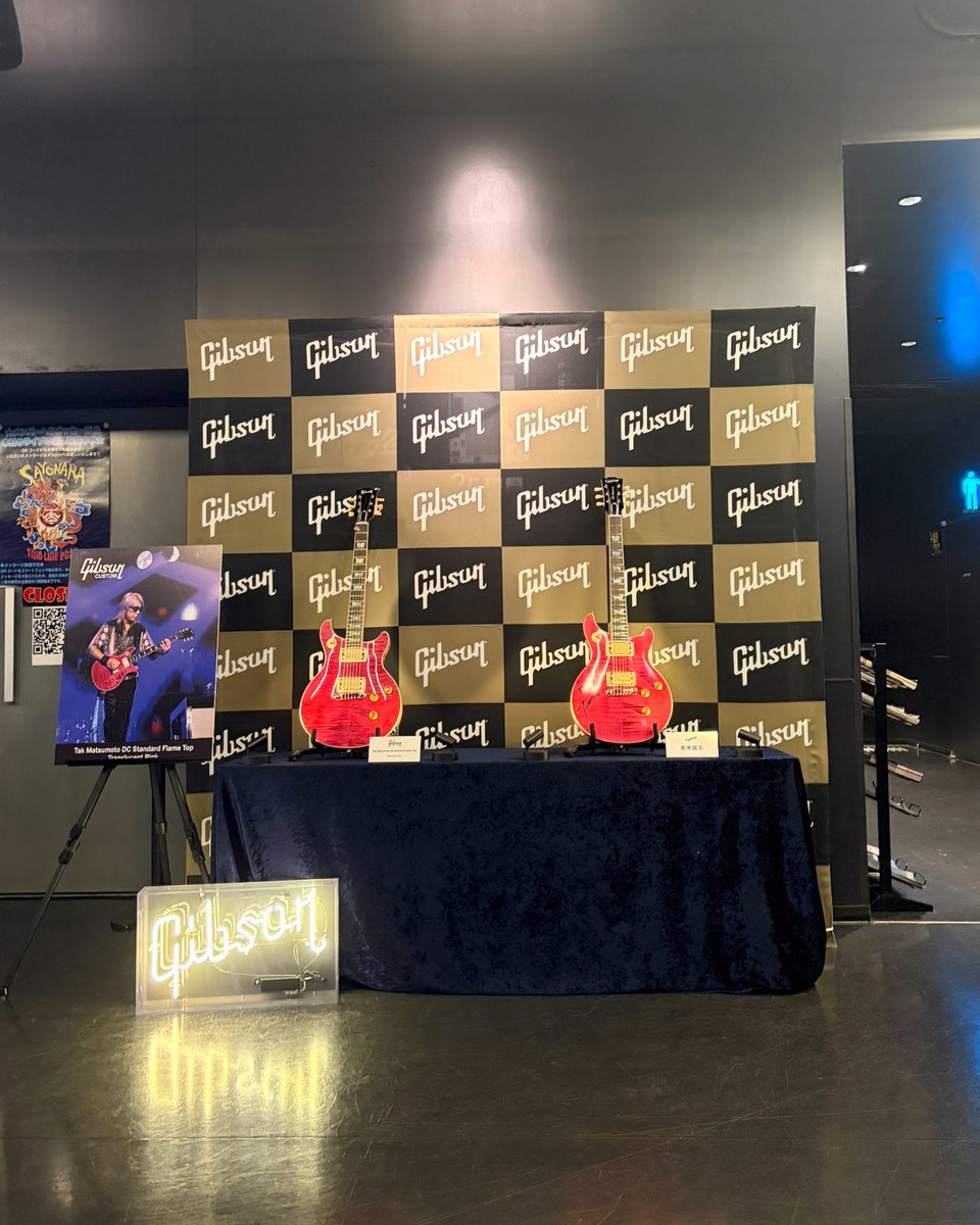 GibsonJapan's tweet photo. 『Gibson Custom Tak Matsumoto DC Standard Flame Top/Translucent Pink』は本日から展示中！
10/5 &amp; 6はZepp Hanedaでお待ちしています🔥 

🔗 https://t.co/YpWqeqhjRy https://t.co/8gl1tdsMDc