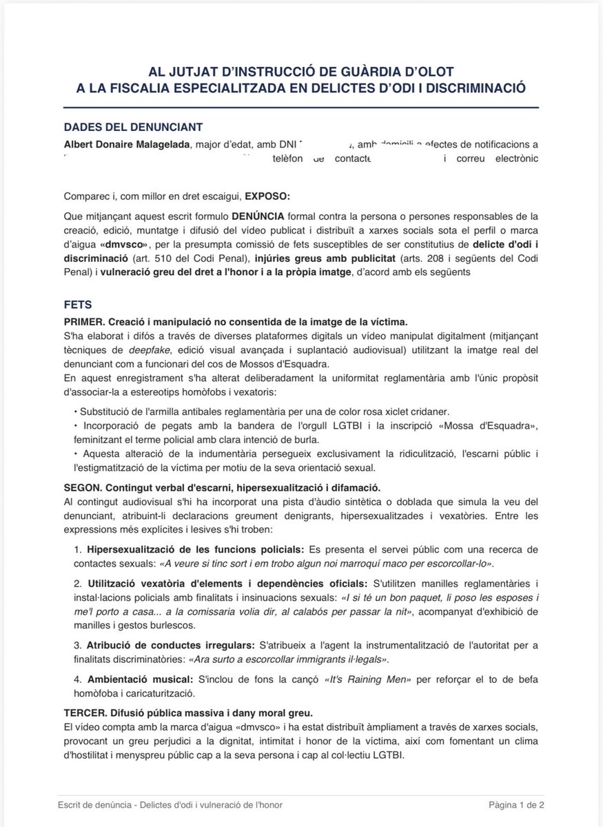 albertdmcat's tweet photo. Quan dic que faig una cosa, la faig.
L’homofòbia no li sortirà gratis a en @dmvsco.
Ja que em té bloquejat, li podeu fer arribar que ja ho he facilitat a qui pertoca.
Aquesta extrema esquerra, que quan convé, treuen a passejar l’homofòbia. #NiOblitNiPerdó
@orriolsderipoll https://t.co/nbiVpwFCaM