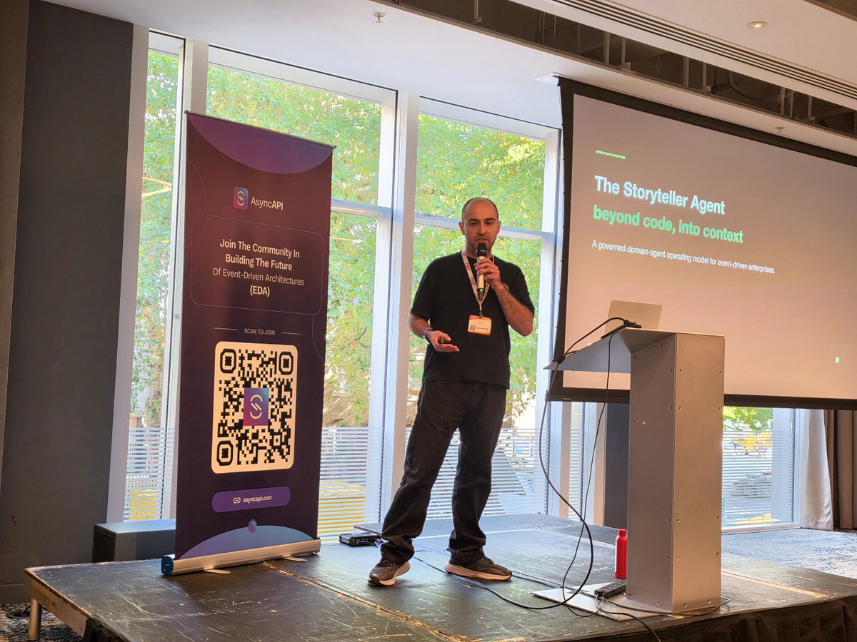 AsyncAPISpec's tweet photo. London, in pictures 🇬🇧📸

Five speakers, one booth, two days of the good stuff.

Thank you to everyone who came by 💜

Next: Online Edition · Oct 28 · from anywhere 🖥️

#AsyncAPI #APIdays #London https://t.co/vgQtUETRHk