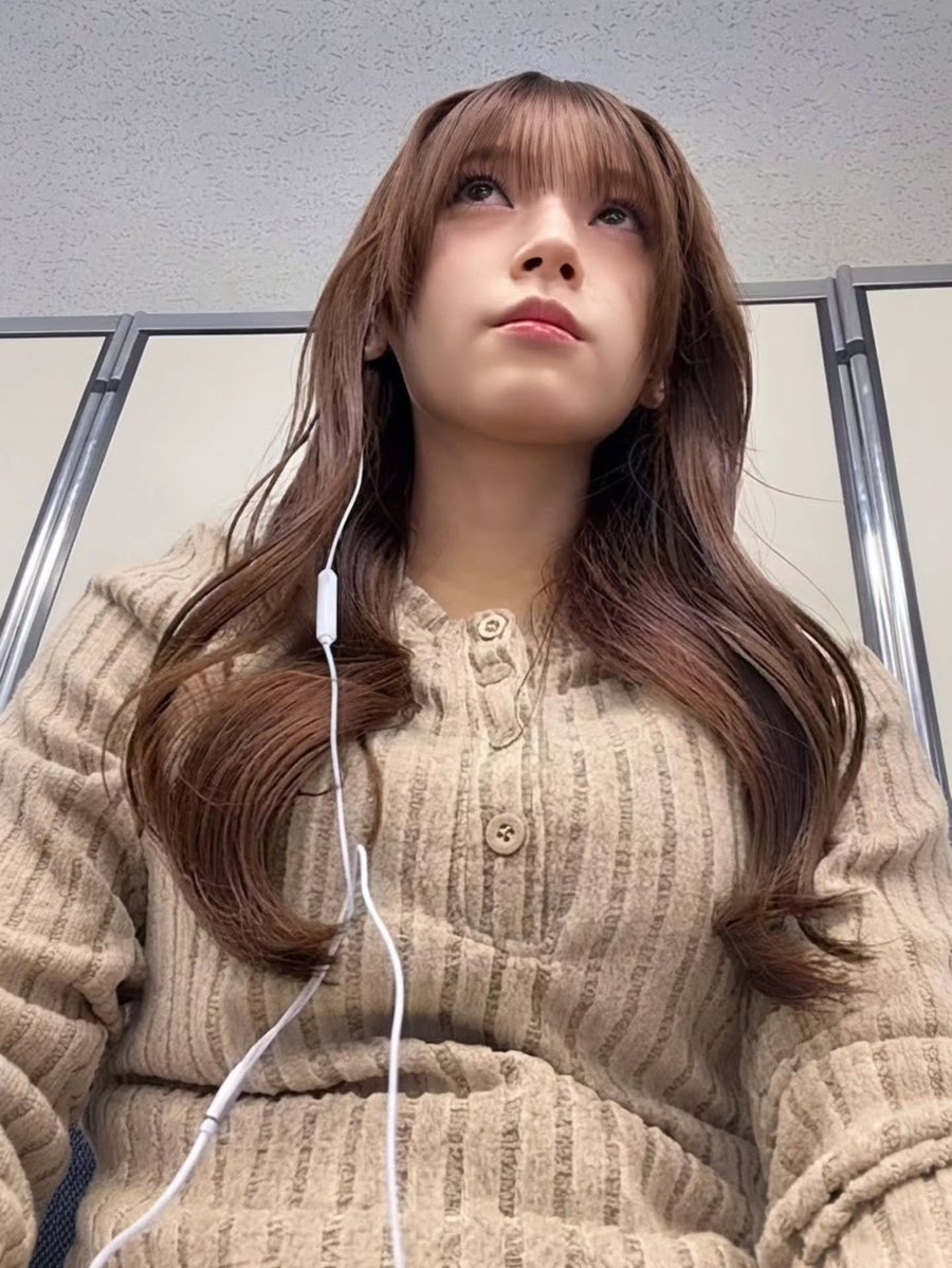 QfGv5ck35038's tweet photo. 正面で見ても横から見ても下から見てもいい女で困っちゃう https://t.co/gksW6r6V9i