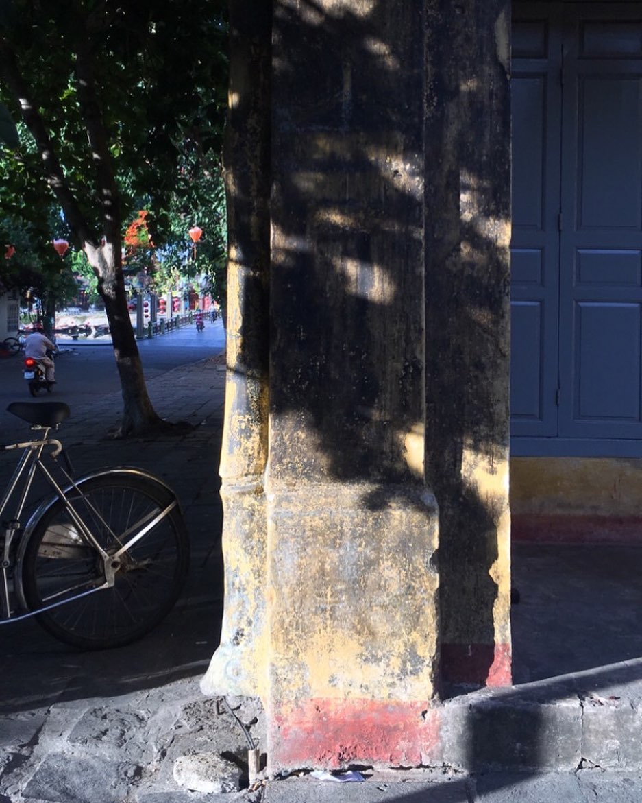 oscar3000's tweet photo. Light and shadow in Hoi An, early morning. https://t.co/0tllVBEDEe
