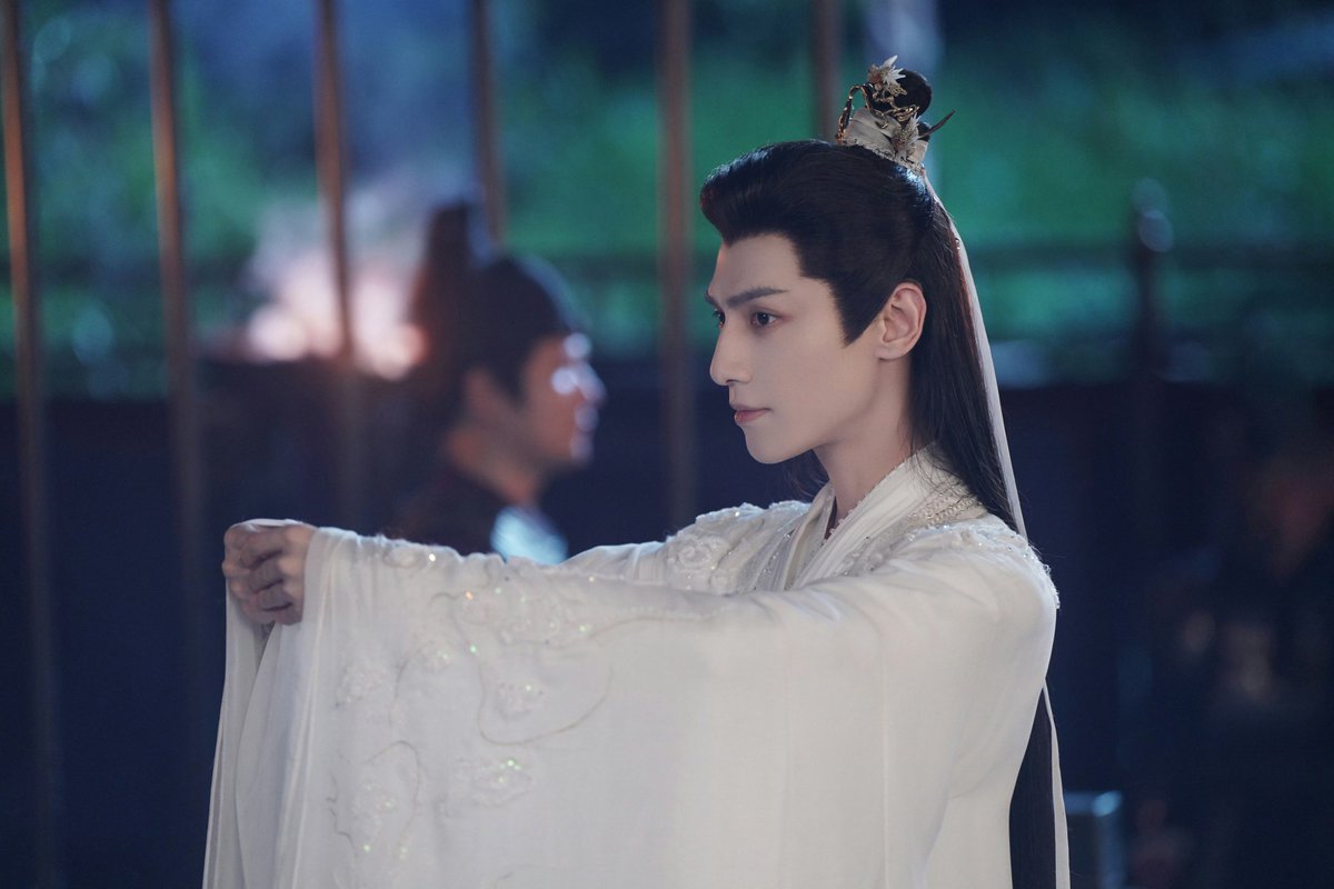 LuoYunxiFanClub's tweet photo. Luo Yunxi in white is always 👌 
🍐#ShadowPunisher #魅影神捕
🦁#LuoYunxi #罗云熙 https://t.co/iBA5GyXlwR