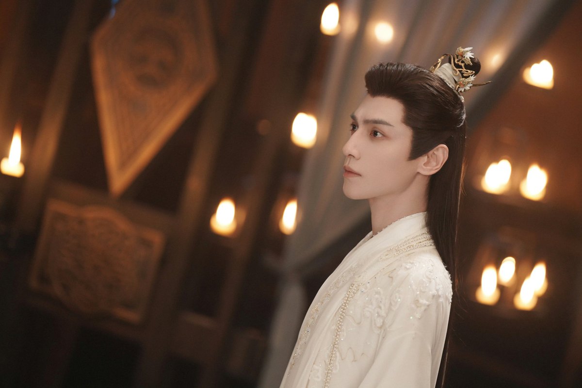 LuoYunxiFanClub's tweet photo. Luo Yunxi in white is always 👌 
🍐#ShadowPunisher #魅影神捕
🦁#LuoYunxi #罗云熙 https://t.co/iBA5GyXlwR