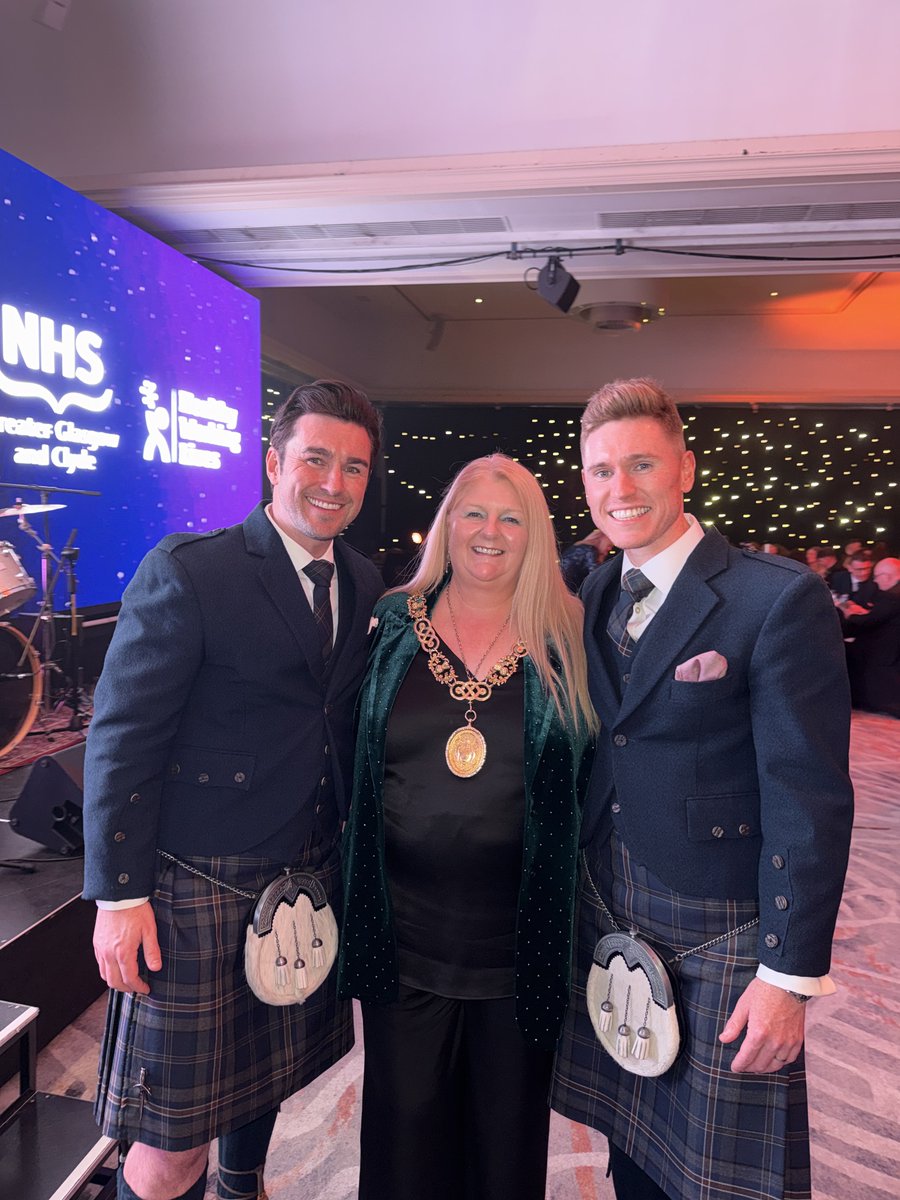 Burns_Gym's tweet photo. Fantastic evening at the Glasgow Business Awards wearing @kingsofkilts as always! Special thanks to @Glasgow_Chamber for a great event and congrats to all finalists and winners! @ScotChambers @scotgov @scottishcare @P_H_S_Official @CareInspect https://t.co/R0EhYBhsHW