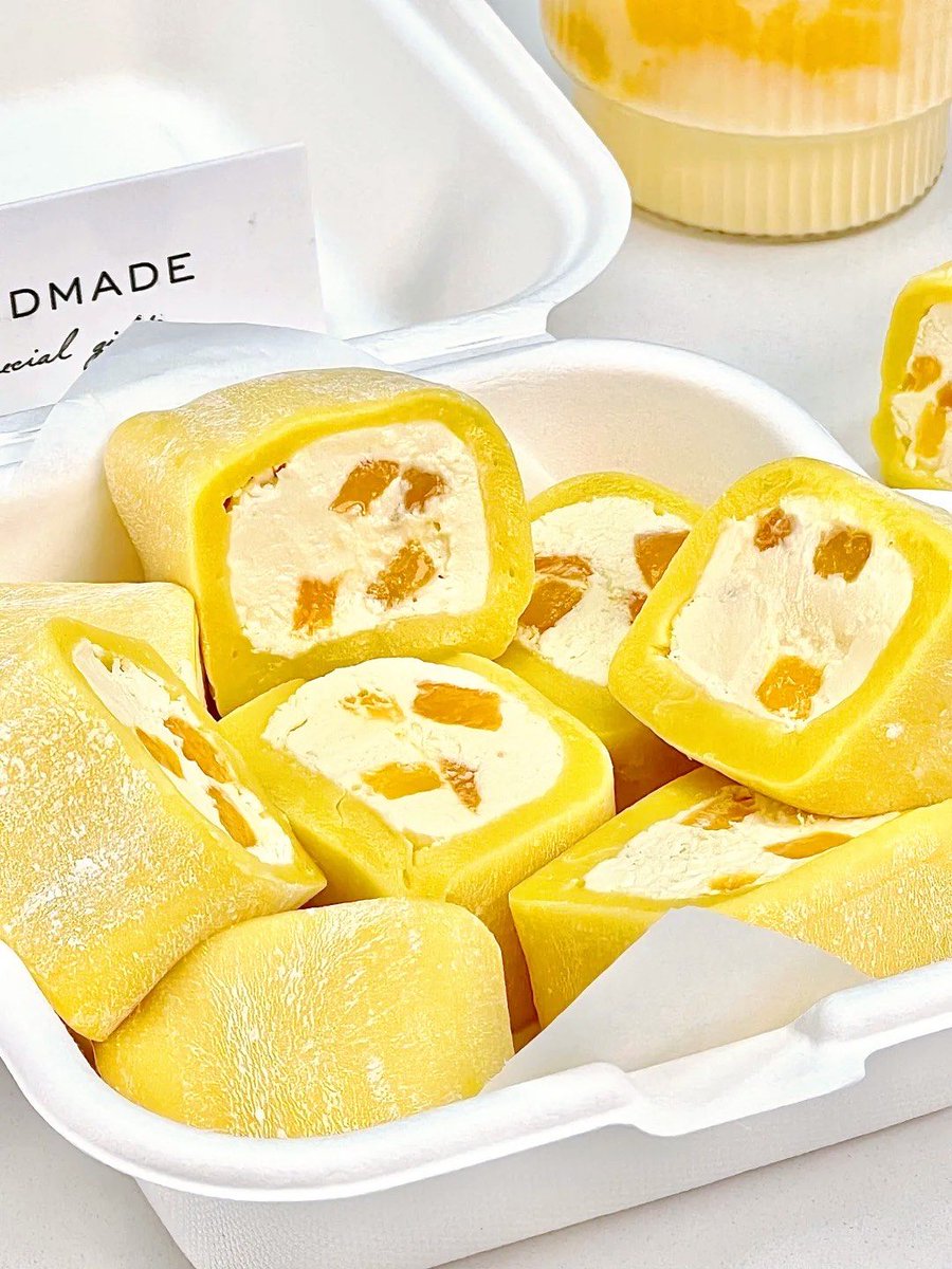 cream408896's tweet photo. Trying a local snack with cheese, crispy toppings, mixed fillings, and a creamy mango twist—yummy!， https://t.co/HT5Xn5fEXy