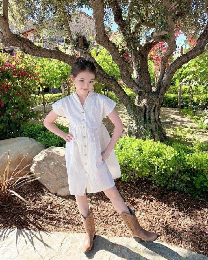 pommegalla's tweet photo. ella and cowboy boots 🧚🏻‍♀️ https://t.co/8u4ButfWgq