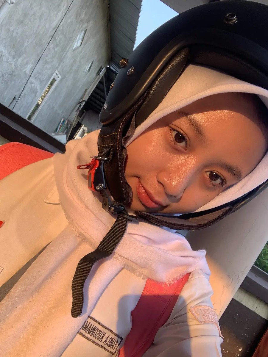 famelaita's tweet photo. baru pulang😭 https://t.co/cxcN9u77zm