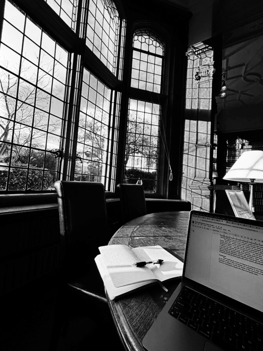 dovegrandeur's tweet photo. ⠀ 
𝐔𝐍𝐈𝐕𝐄𝐑𝐒𝐈𝐓𝐘 𝐎𝐅 𝐎𝐗𝐅𝐎𝐑𝐃.
[   October 5th, 2026   |   9:56 AM.   ]

Good morning and happy nth day of working on my proposal! I’ve rather lost count by now, but I can hardly complain when I could spend hours tucked away in the library.
⠀ https://t.co/RzKpF8zNMc
