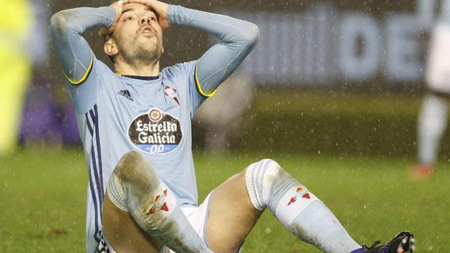 LaLigaenDirecto's tweet photo. #DATO Pánico.

El @RCCelta es el equipo con más descensos en temporadas que coincidieron con elecciones en TODA la HISTORIA de LaLiga (6). De hecho, ningún otro equipo suma más de 3.

En las 5 primeras elecciones (1977, 1979, 1982, 1986 y 1989), el Celta descendió en TODAS. https://t.co/Gcig8WhmRg