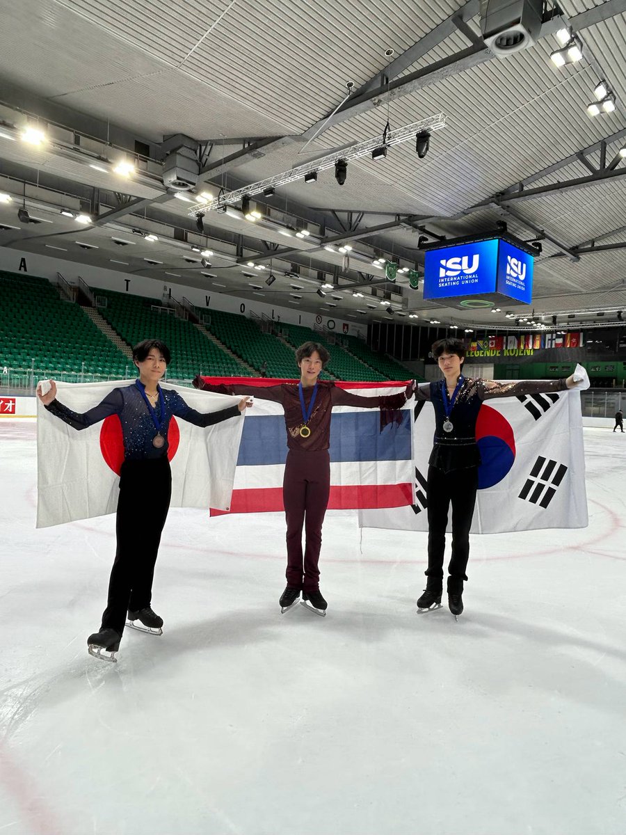 skatingjapan's tweet photo. ISUフィギュアスケートジュニアグランプリ第6戦スロベニア大会が終了しました
男子シングルに出場した西野太翔選手は3位🥉でした
応援ありがとうございました🙌 https://t.co/hYLMXMHE7p
