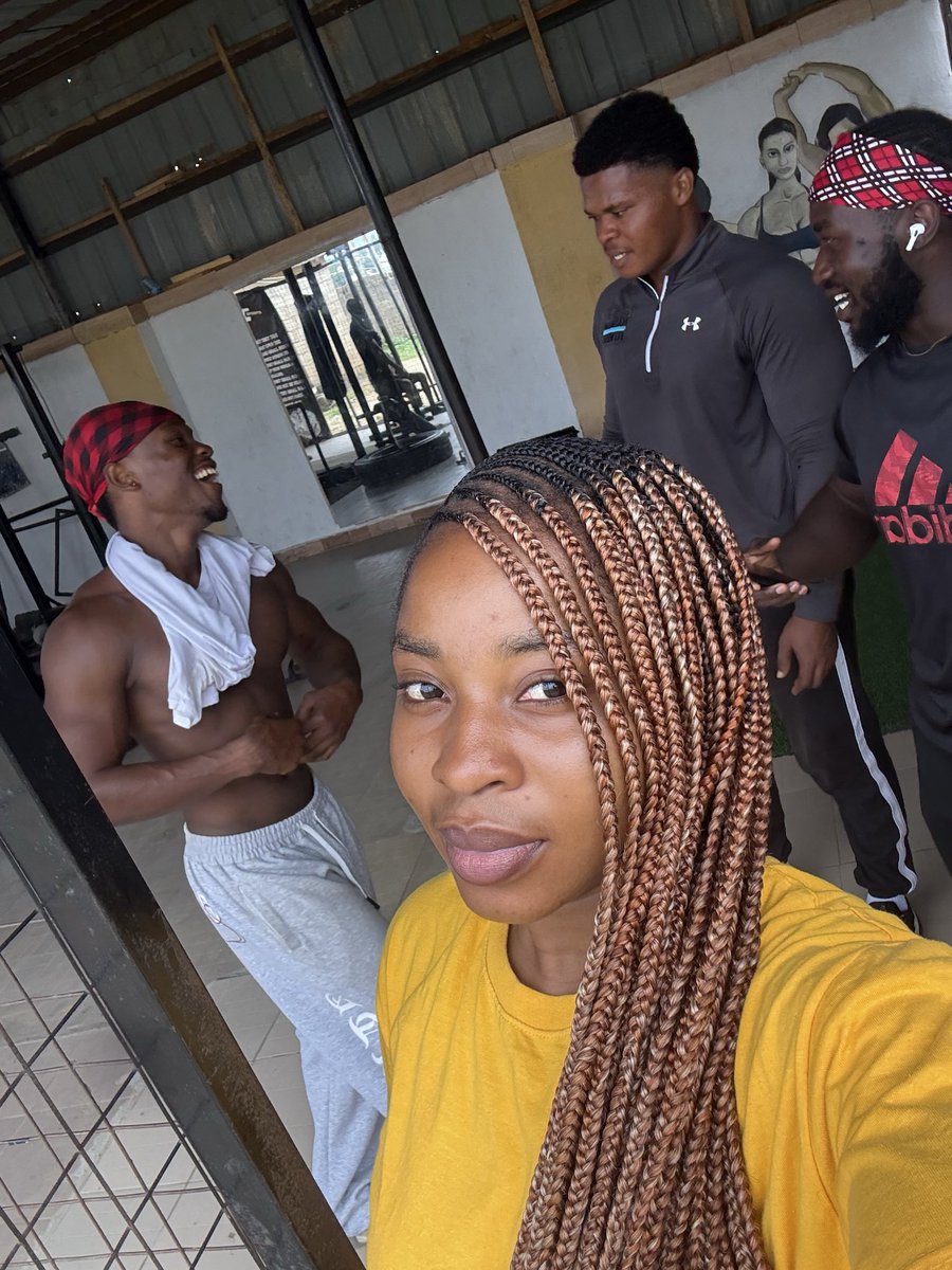 Temiiiiiee's tweet photo. The gym hits different when you have your people around😇

#Gymbesties #Mondayworkout
#Gymsquad https://t.co/CMrPDwCP15
