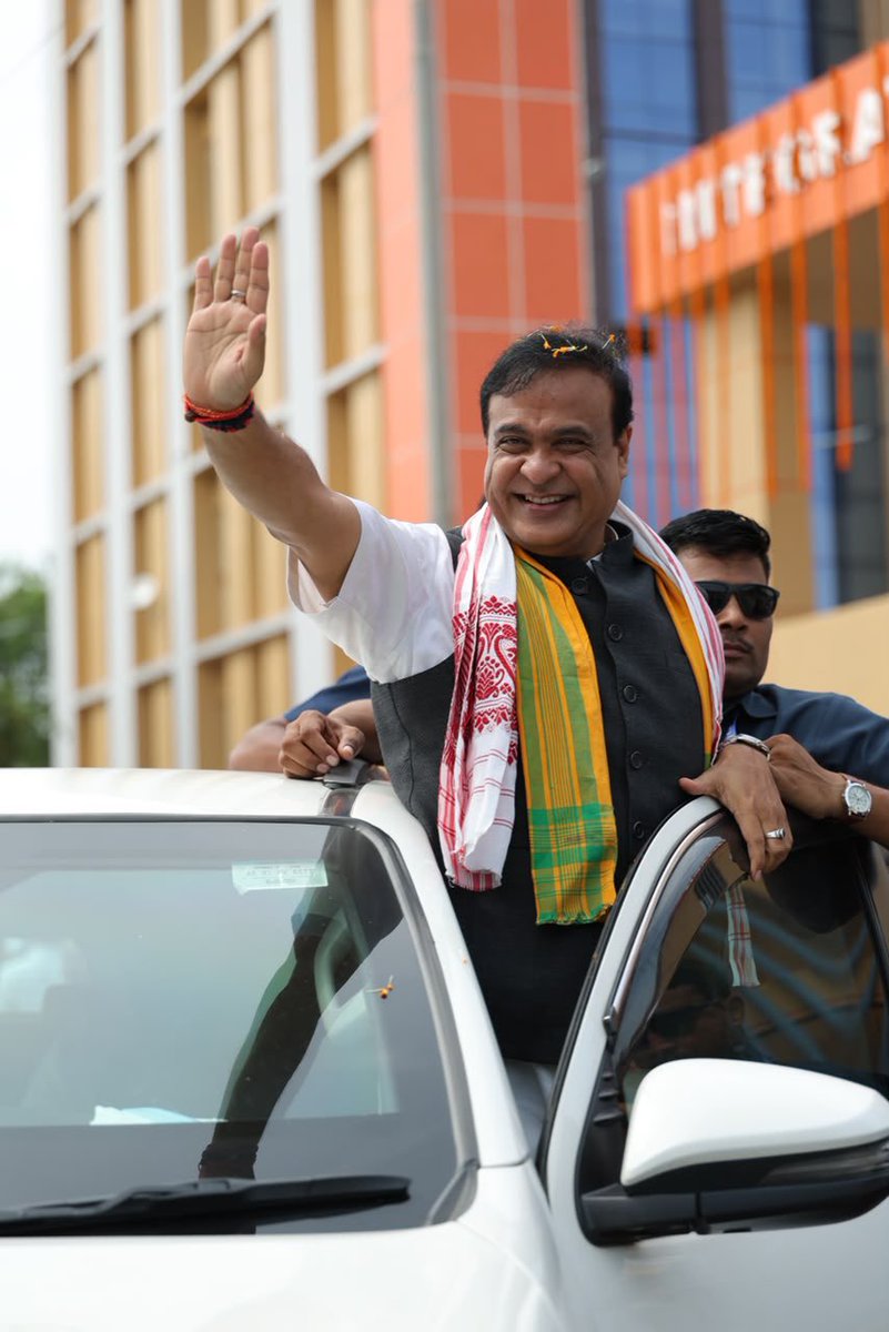 CMOfficeAssam's tweet photo. HCM Dr. @himantabiswa inaugurated the Integrated DC Office building in Bongaigaon today.

Built at a cost of around ₹50 crore across 24 bighas of land, the new facility will strengthen administrative infrastructure and enable more efficient delivery of public services. https://t.co/XiyqNNc17B