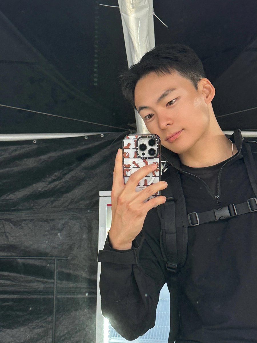 nageonheeeeya_'s tweet photo. 261005 건희 인스타그램 .ᐟ.ᐟ

@2026army_festival 🖤 https://t.co/w0R6Qqg73C