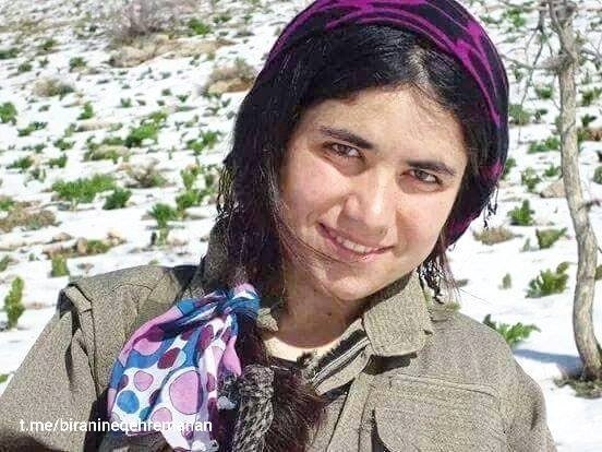 Hejiranu's tweet photo. Em fermandara nemir lehenga Kobanê şehîd #Arîn_Mîrkan  bibîr tînin û bejna xwe li hember wê û hemû şehîdên Kurdistanê ditewînin..

Şehîd namirin 🙏🕊 https://t.co/3pkhUof0Jp
