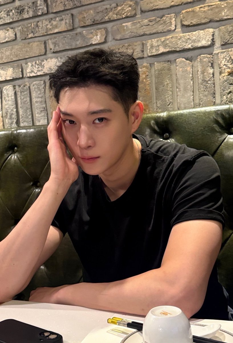 madgurlclub's tweet photo. มึง 😭 https://t.co/qBcqaVqtrp