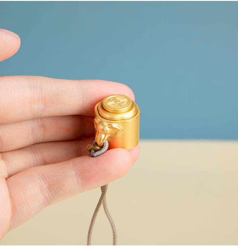 camiwyiuufopi's tweet photo. [Just chanced upon this tiny [了徽陀] trinket, feeling warm and connected to small, lovely little things! ]， https://t.co/LM2yXYhJrL