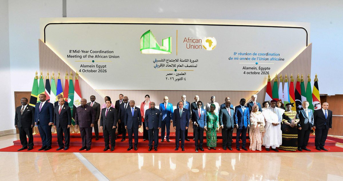 arakazat49's tweet photo. À la tête de l'UA, le Président du #Burundi S.E. @GeneralNeva réaffirme l'urgence de renforcer la coordination entre l'#UA, les CER et le secteur privé. Finie la duplication des efforts, place à une Afrique pragmatique et investisseuse.
#Burundi4Africa https://t.co/qlEbSkf805