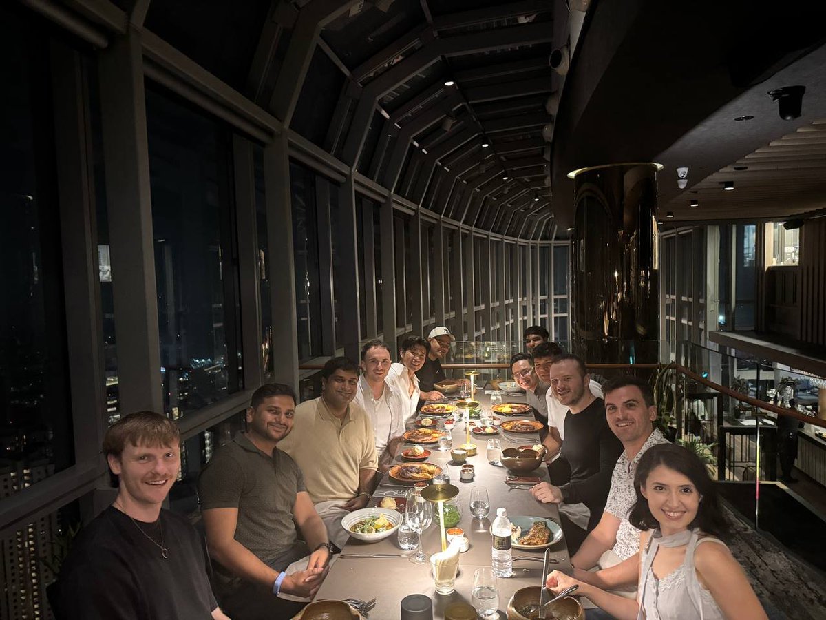 cj_fund's tweet photo. A great start to Token2049 week.

Last night we hosted a dinner in Singapore for a great group of founders, investors and builders, with main topic on the table: private onchain finance.

Thank you to everyone who made the time. Looking forward to continuing the conversations this week, and to our next event on Thursday.

@Bridgeless_com