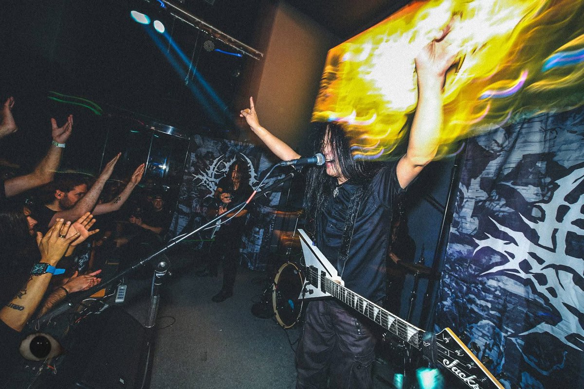 JapanTerror's tweet photo. 【任務完了／ドバイ公演10月3日】

ご来場の皆様ありがとうございました

コンパクトサイズなライブハウスでステージダイブが繰り広げられ熱気凄くて我々も気持ちよく大汗ショー

我々のタイトスケジュールに主催者の送迎荷物運搬全対応下さり大感謝！彼の奥様手作りの弁当まで🙏

Subconscious Terror https://t.co/4IfWW3EryP